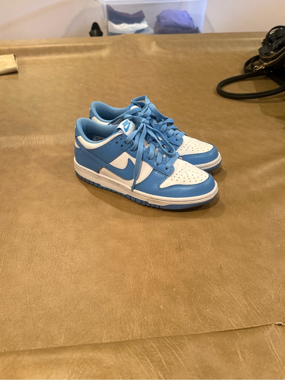 Nike Kids Low-Top Sneakers in Light Blue and White